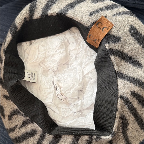 C.C Zebra Patterned Beret - Picture 2 of 4
